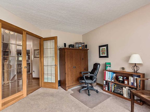 4th image of 573 Apple Dr