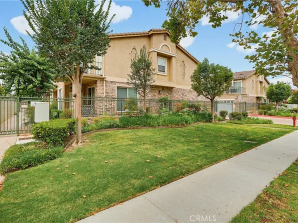 20809  seine, Lakewood, CA 90715