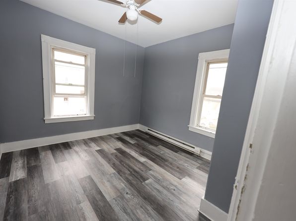 manchester-new-hampshire-74288034 picture