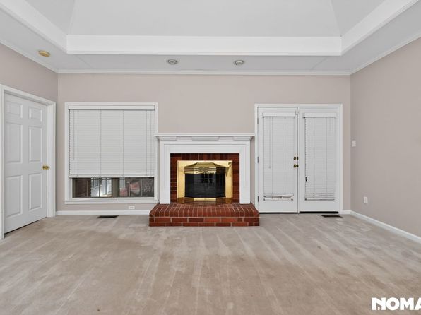 1219 Loyola Dr