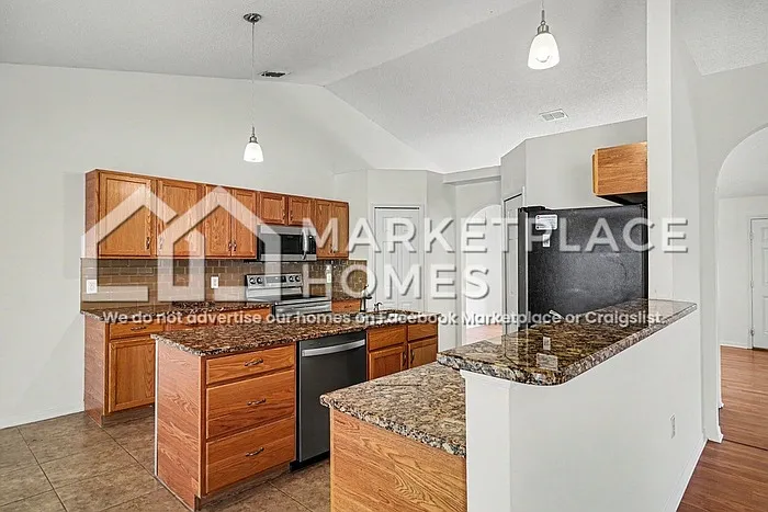 830 Painesville St SE — Photo 9