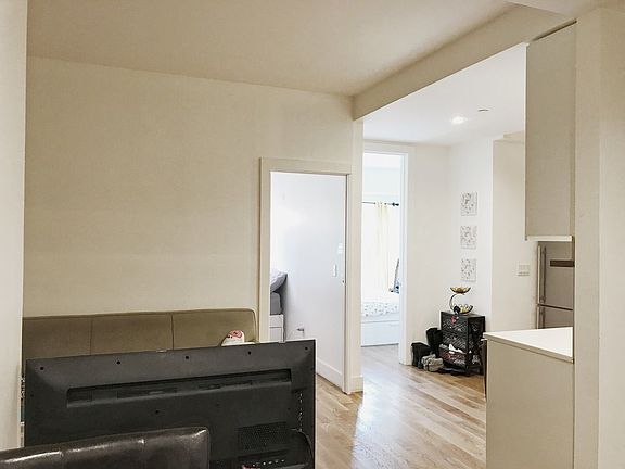4th image of 810 Flushing Ave #6H