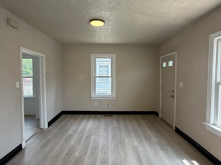 10225 Avon Ave — Photo 3