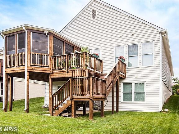 4th image of 208 Bridgewater Cir