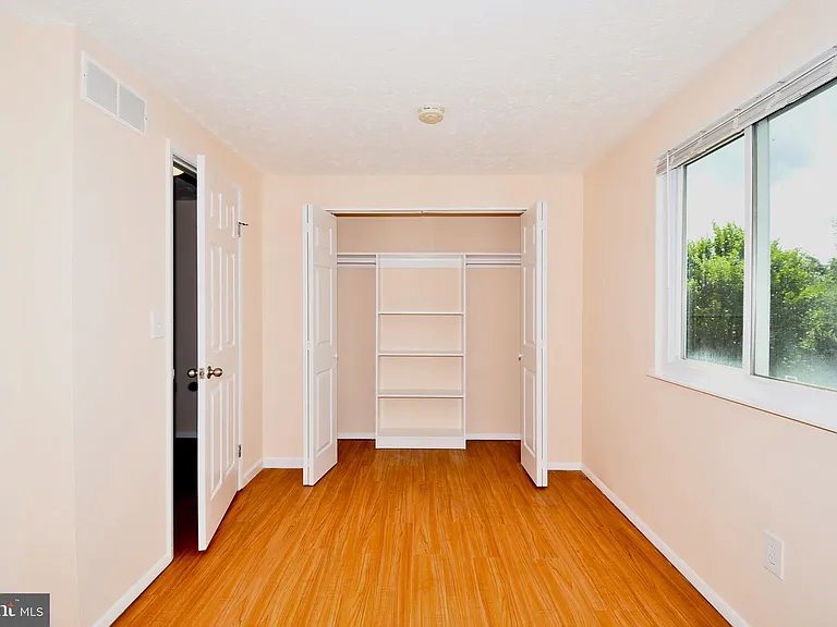 222 Canfield Ter — Photo 10