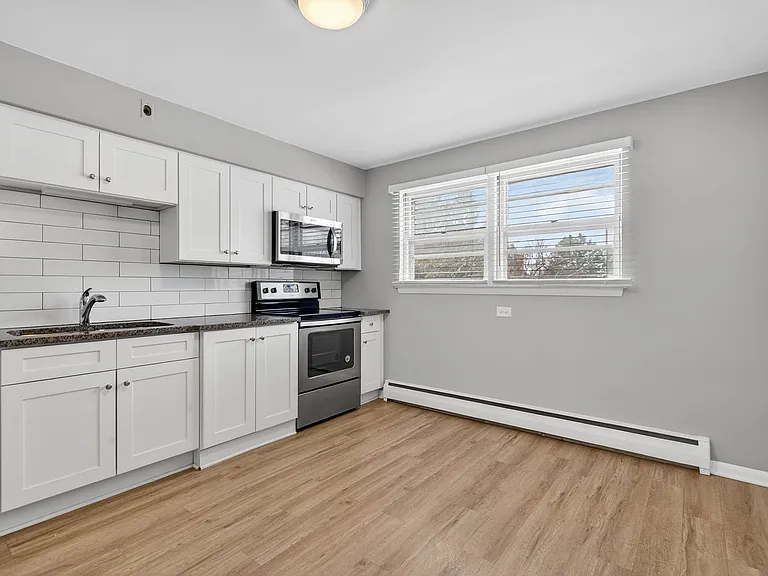 34-46 Kensington Apartments — Photo 2