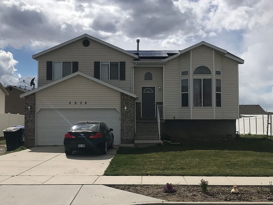 2nd image of 2606 S Thoreau Dr