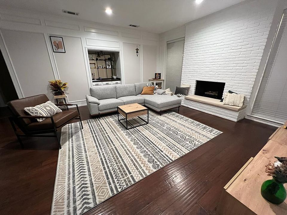 1st image of 4016 Bullock Dr