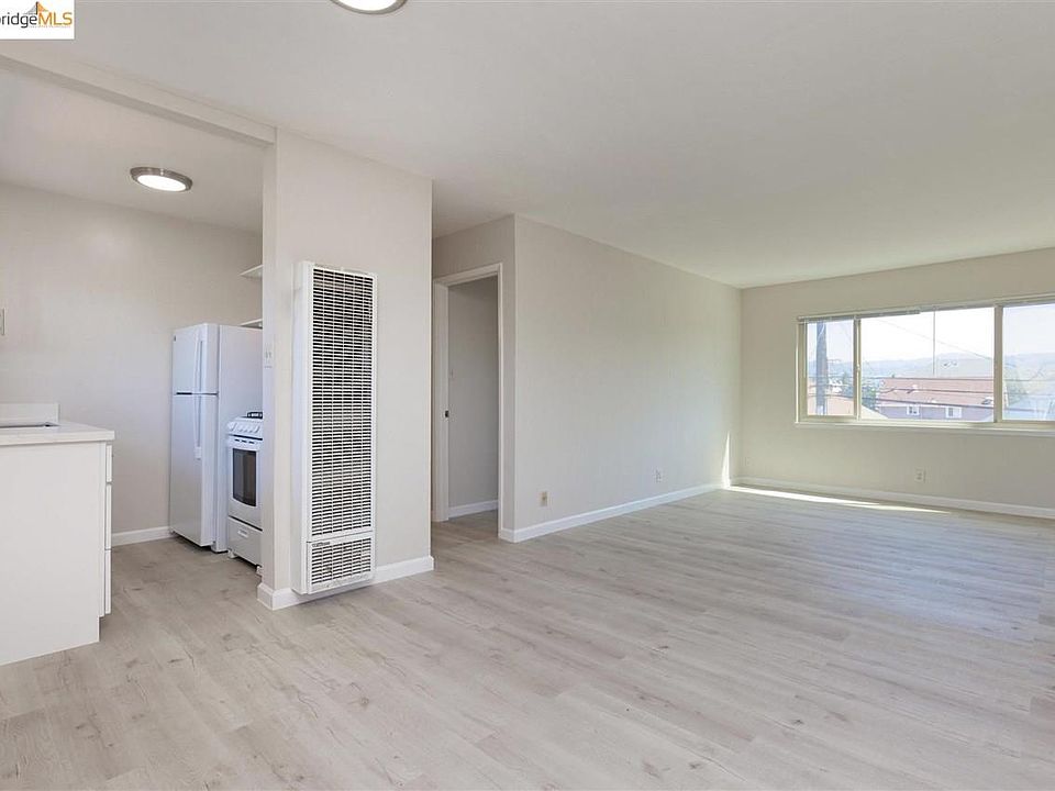 1st image of 1640 5th Ave APT 18
