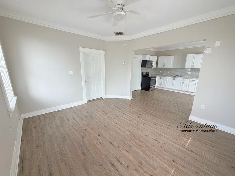 525 N Waldran Blvd #4 — Photo 6