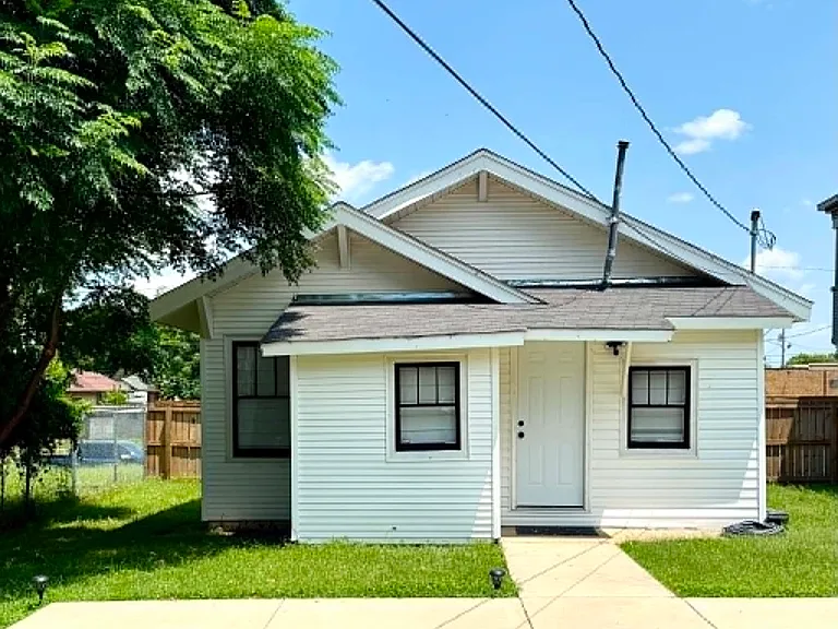1503 N Main St — Photo 10