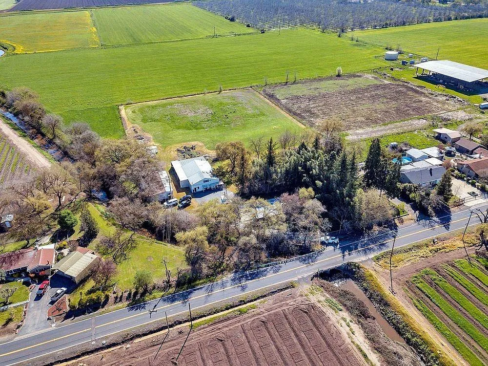 4040 S Escalon Bellota Rd photo 1