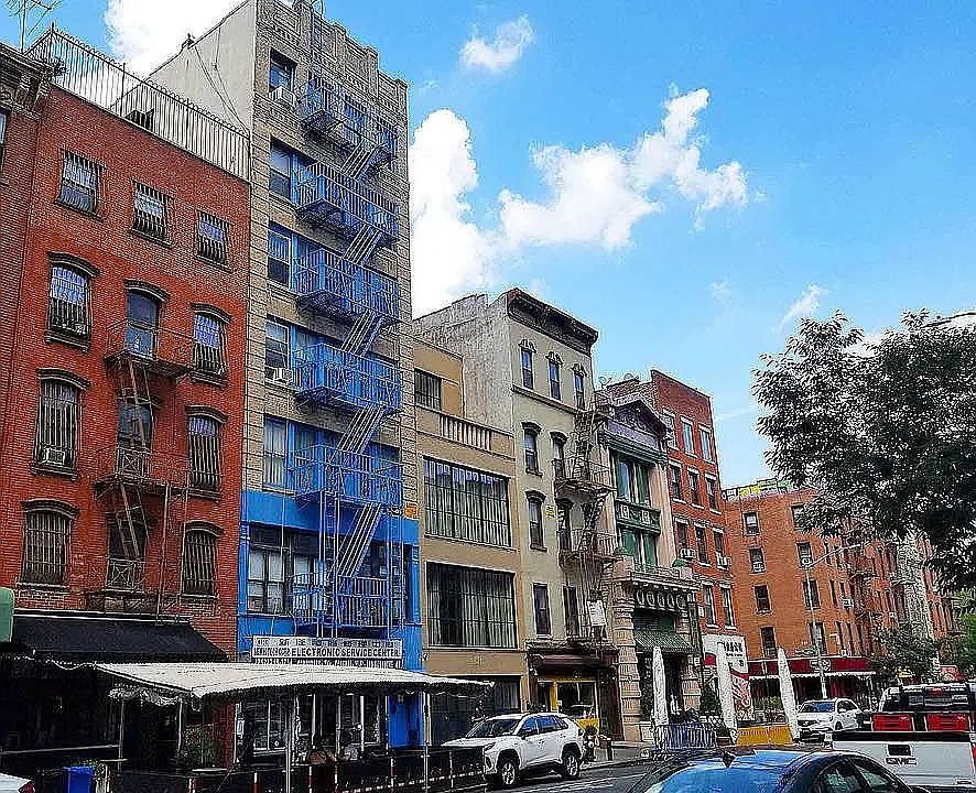 2nd image of 28 Orchard St #2W