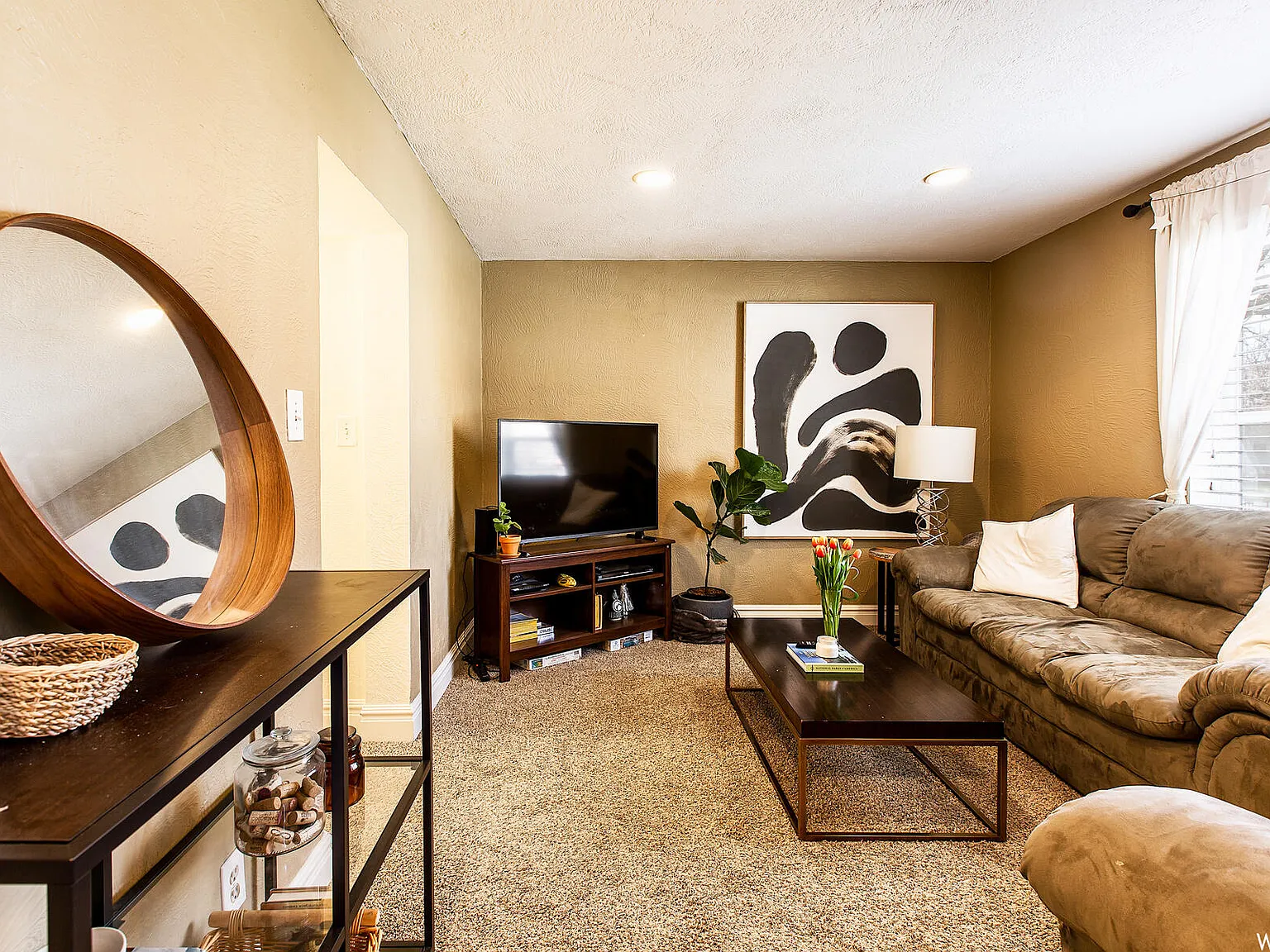 2 bed, 1296 sqft, $1,900 — Photo 4