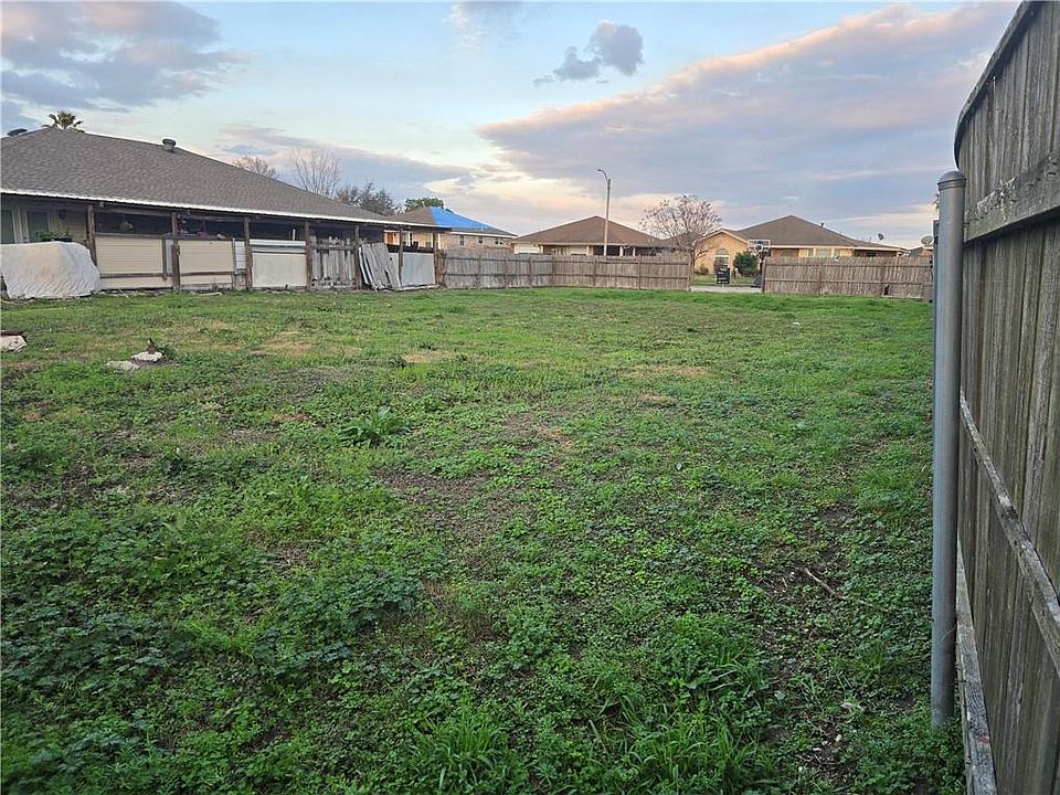 2nd image of 5035 Charmes Ct