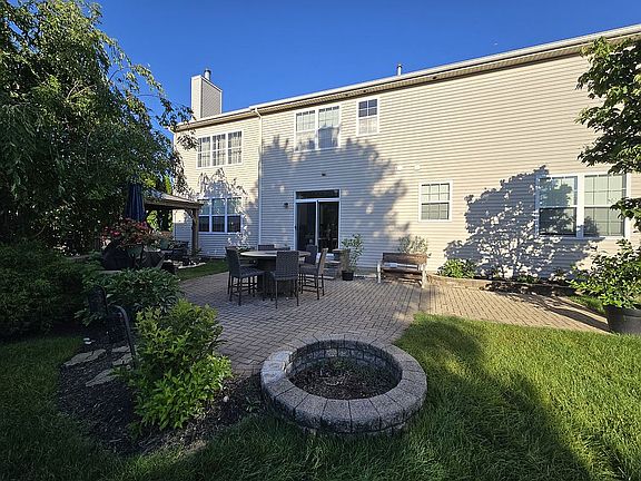 4th image of 14001 S Meadow Ln