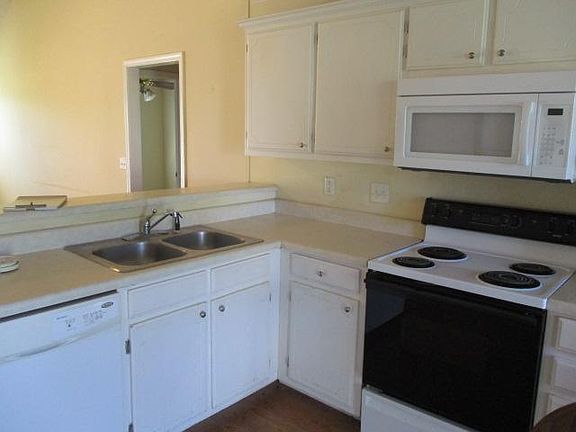3rd image of 1256 Saint Andrews Dr