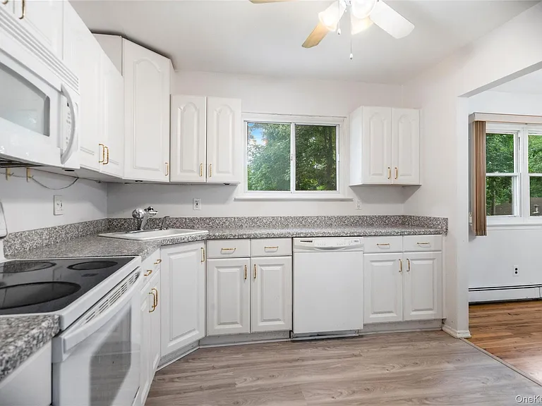 39 Wolfhollow Rd — Photo 14