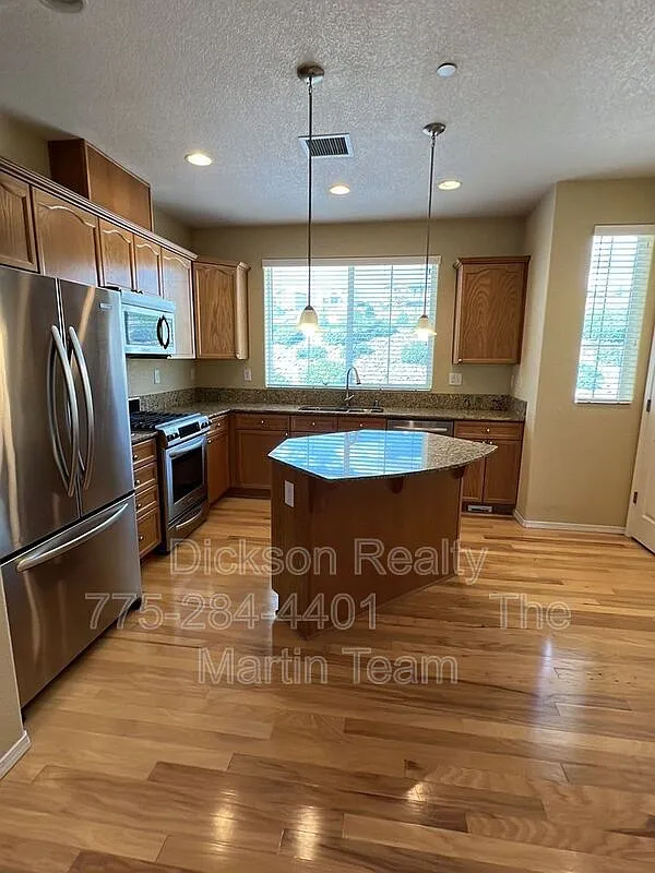 2 bed, 2.0 bath, 1476 sqft, $2,250 — Photo 3