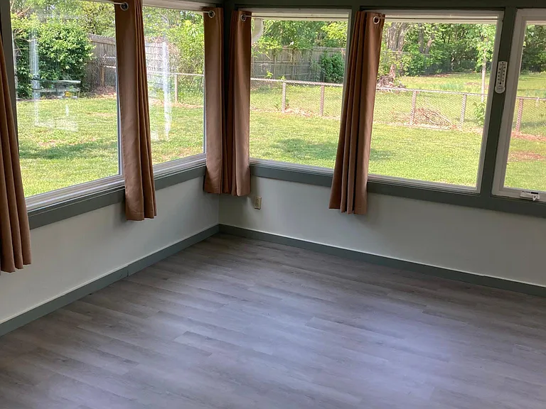 13400 Locust St — Photo 13