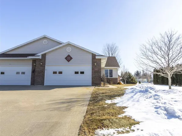 614 West St, Dysart, IA 52224