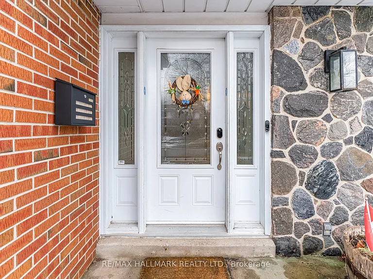 34 Harringay Cres — Photo 4