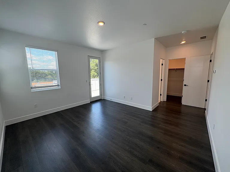 1609 Tecado Dr — Photo 18