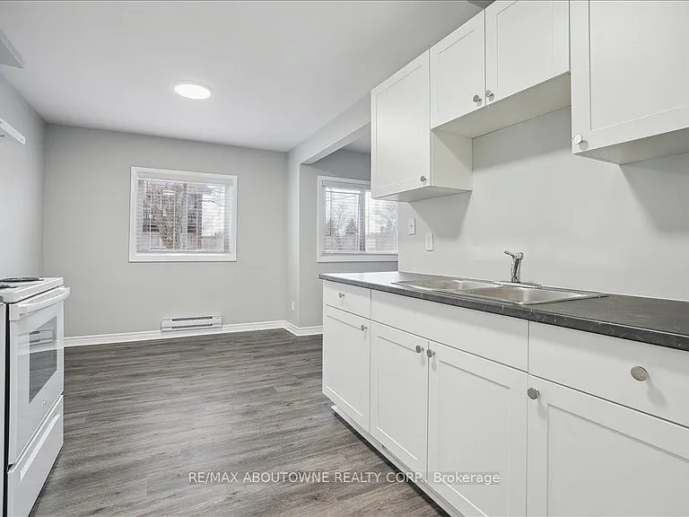 2354 Queensway Dr #2 — Photo 26