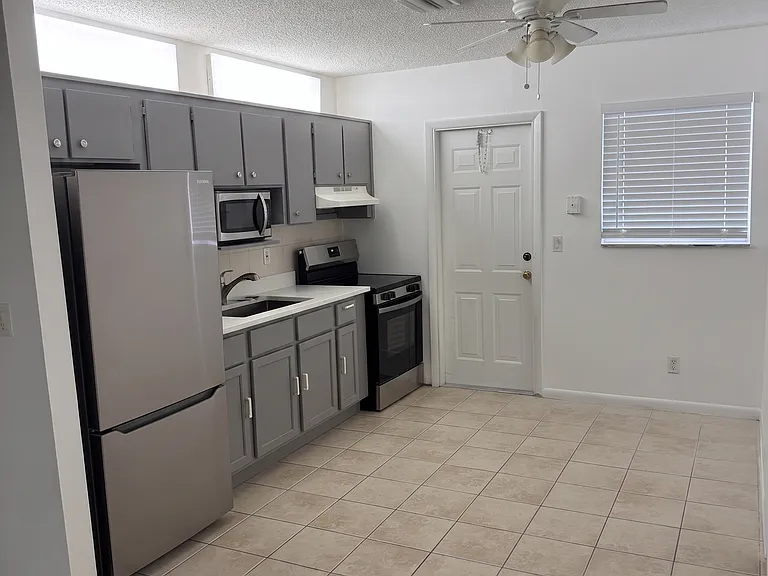 2887 SW 19th Ct #B — Photo 6
