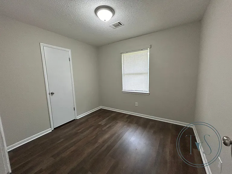 993 White Cir — Photo 8