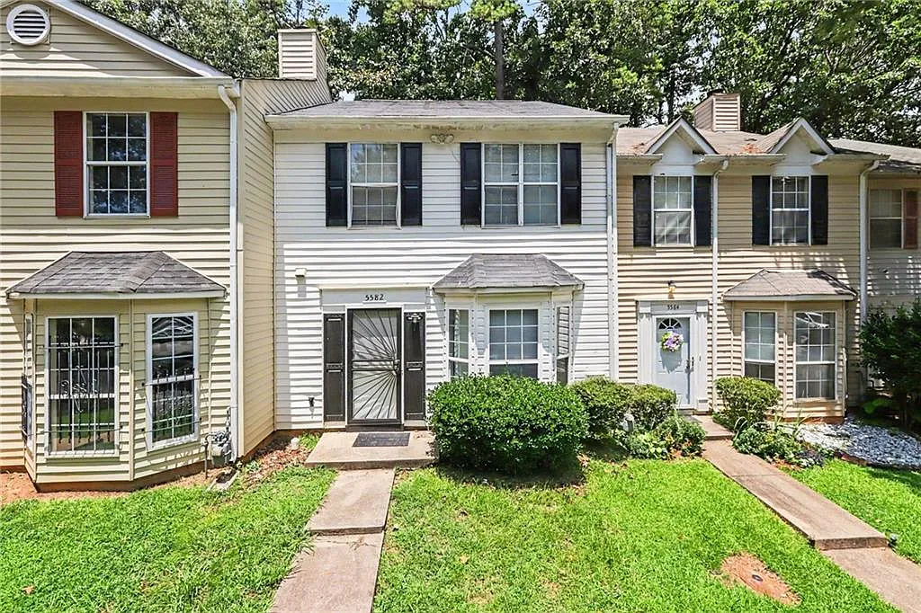 2 bed, 2.5 bath, 1580 sqft, $1,650 — Photo 2