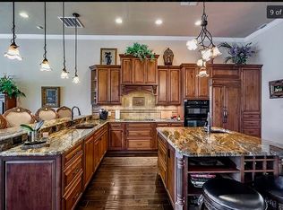 6608 Vanda Ln, Land O Lakes, FL 34637