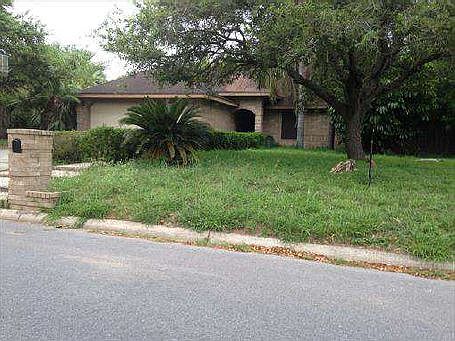 2nd image of 921 Kerria St