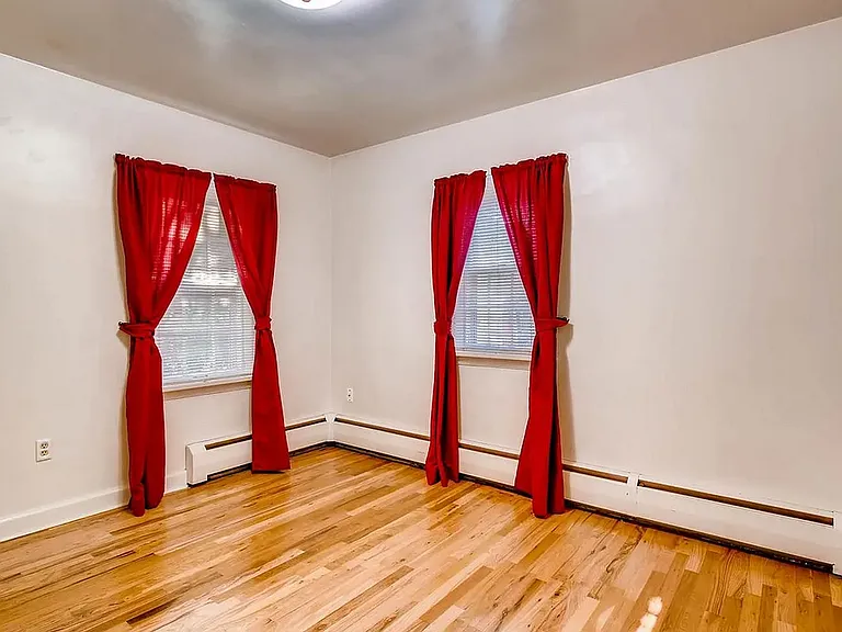 3130 Benton St — Photo 4