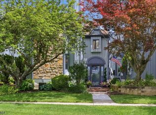 11 Trafalgar Ct, Washington Twp., NJ 07840