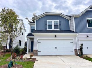 4051 Summit Woods Dr, Charlotte, NC 28216