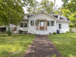 9448 Lusk Rd, Strawberry Plains, TN 37871