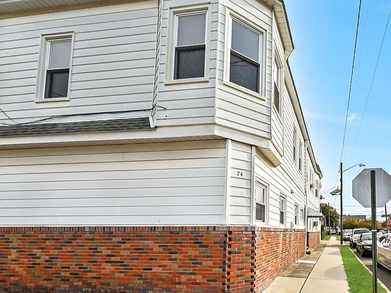 74 Plauderville Ave #2 — Photo 10