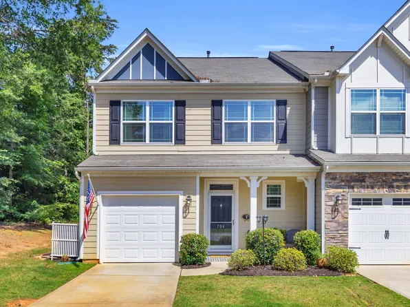 704 Daisy Hill Ln, Simpsonville, SC 29681