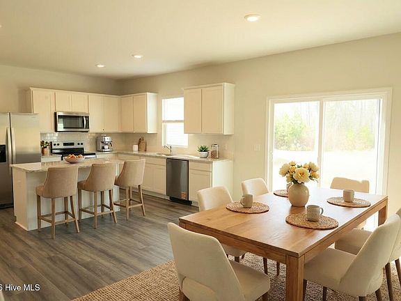 4th image of 273 Ocean Pointe Boulevard SE #1801