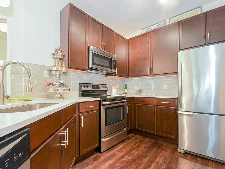 Reserve at Wauwatosa — Photo 7