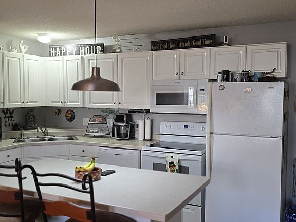 2nd image of 865 37th Ave NW Unit C