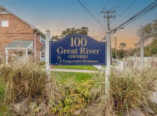 100 Connetquot Ave APT 20, East Islip, NY 11730