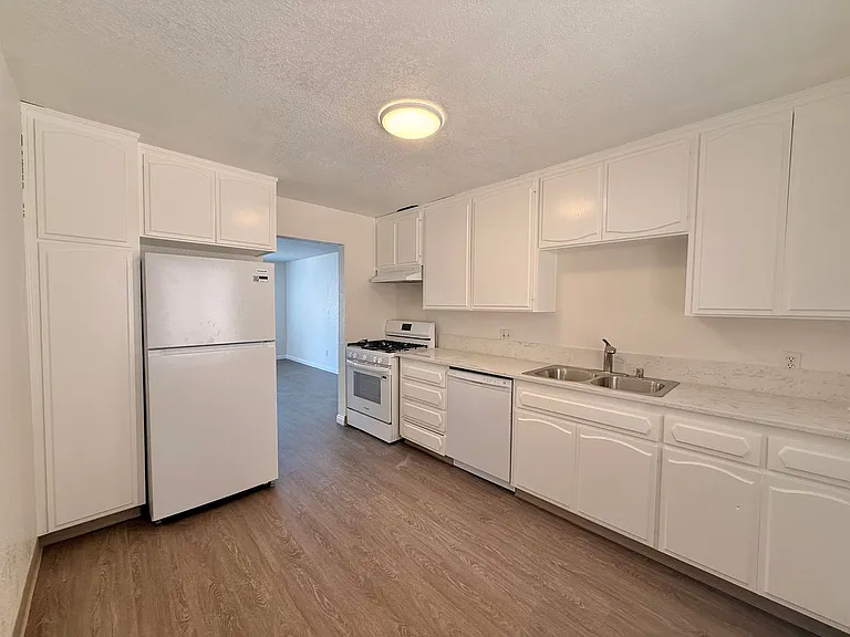 4522 Park Blvd — Photo 1