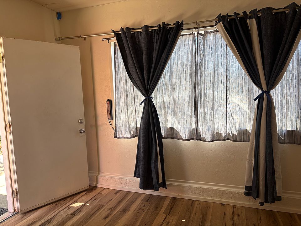 2nd image of 4007 39th Ave #5