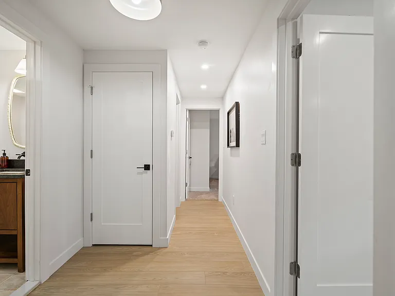 711 Medinah Dr — Photo 31