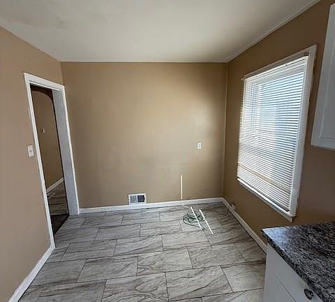4th image of 12145 Stout St