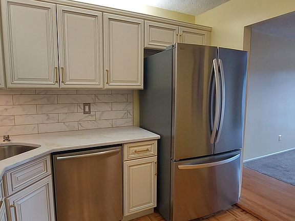 4th image of 871 Juniper Way #871