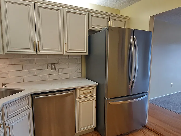 871 Juniper Way — Photo 2