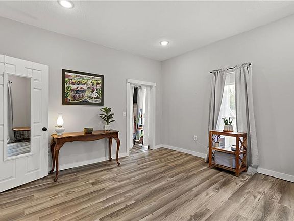 5th image of 506 N Washington Ave